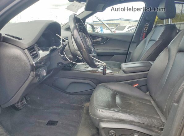 WA1LHAF76HD036824 2017 AUDI Q7 Gray Front interior view