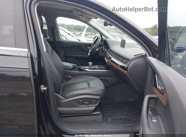 WA1LHAF76HD046740 2017 AUDI Q7 Black წინა სალონის ხედი