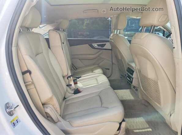 WA1LHAF78KD034337 2019 AUDI Q7 White უკანა სალონის ხედი