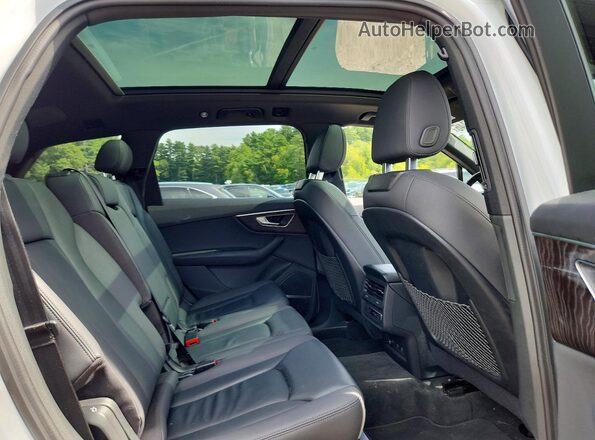 WA1LJAF73MD024001 2021 AUDI Q7 White უკანა სალონის ხედი