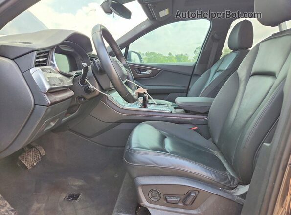 WA1LXAF76MD023293 2021 AUDI Q7 Gray Вид салону спереду