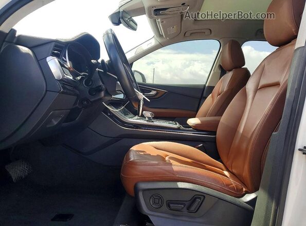 WA1LXAF7XMD014161 2021 AUDI Q7 White Widok wnętrza z przodu