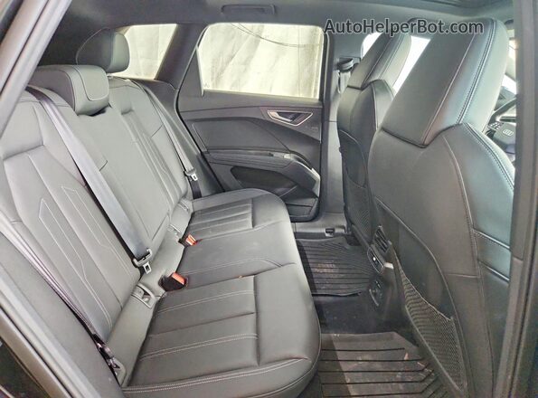 WA1M2AFZ5PP023244 2023 AUDI Q4 Black Հետևի նստատեղերի տեսք