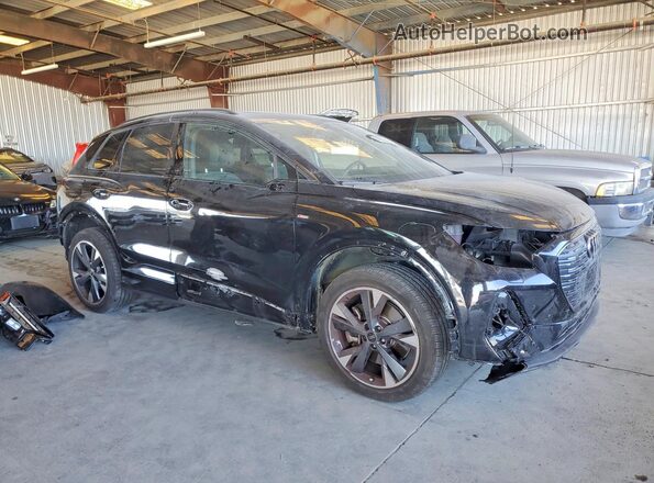 WA1M2BFZ4RP002801 2024 AUDI Q4 Черный Передняя правая четверть