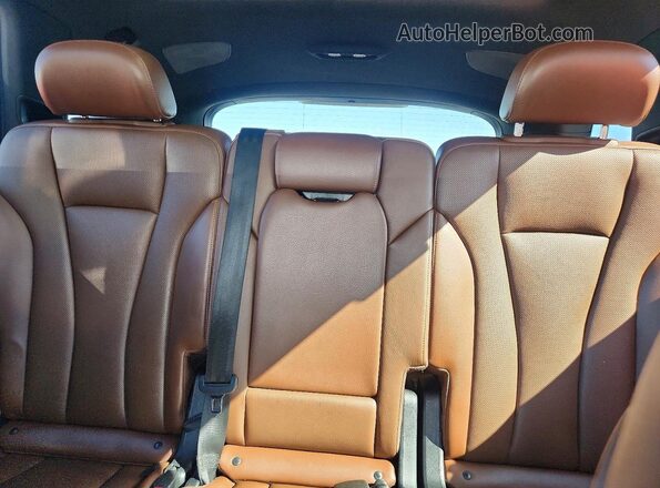 WA1VAAF71HD043774 2017 AUDI Q7 White Vista de los asientos traseros