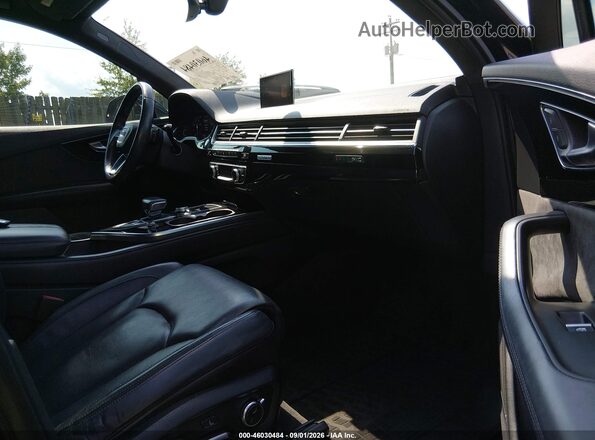 WA1VAAF74HD005519 2017 AUDI Q7 Черный Вид салона спереди