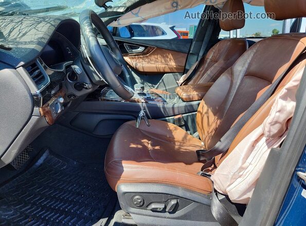 WA1VAAF78JD052378 2018 AUDI Q7 Blue Vista interior delantera