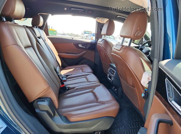 WA1VAAF78JD052378 2018 AUDI Q7 Blue Vista interior trasera