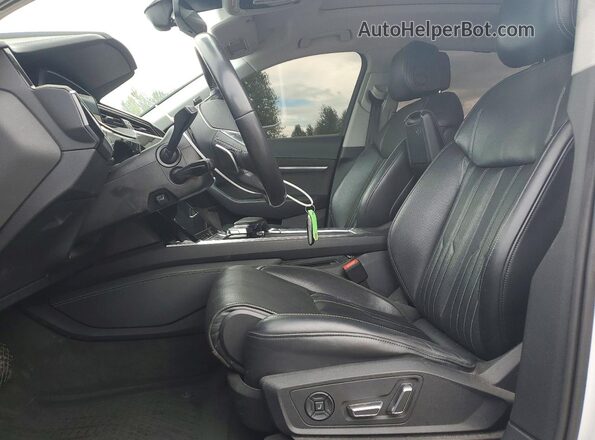WA1VAAGE1KB025002 2019 AUDI E-TRON Белый Вид салона спереди