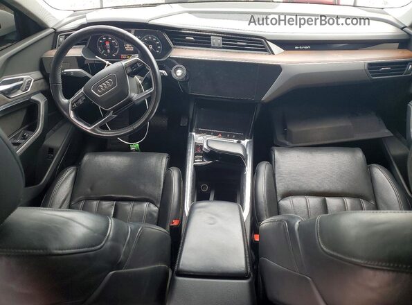 WA1VAAGE1KB025002 2019 AUDI E-TRON Белый Вид панели приборов