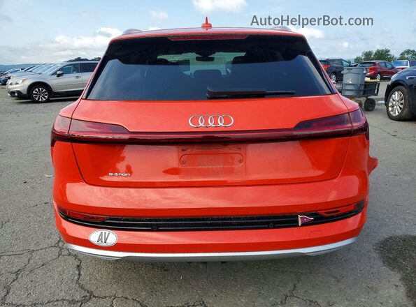 WA1VABGE4KB009821 2019 AUDI E-TRON Красный Вид сзади