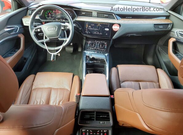 WA1VABGE4KB009821 2019 AUDI E-TRON Красный Вид панели приборов