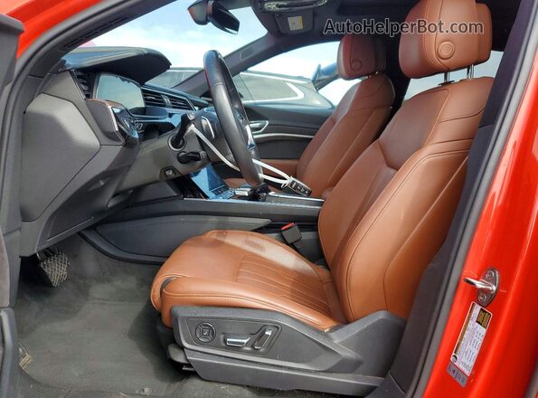 WA1VABGE4KB009821 2019 AUDI E-TRON Красный Вид салона спереди