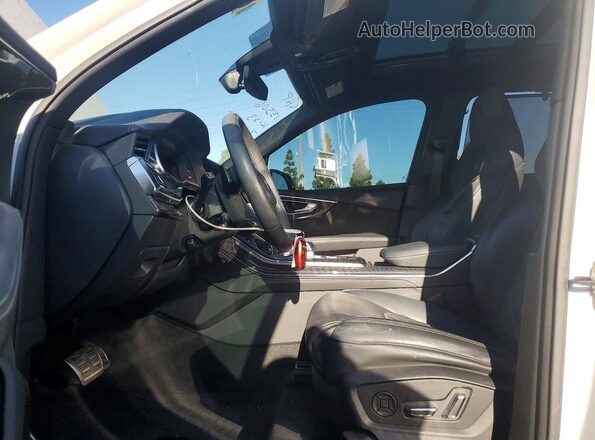 WA1VWBF74ND006107 2022 AUDI SQ7 White Вид салону спереду