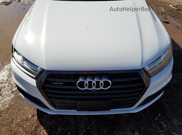 WA1WAAF79JD024528 2018 AUDI Q7 White Rear interior view