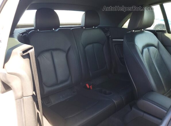 WAU67LFFXG1077933 2016 AUDI A3 White Vista de los asientos traseros