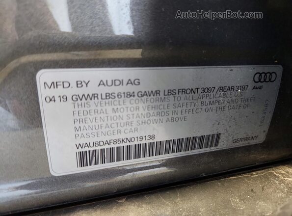 WAU8DAF85KN019138 2019 AUDI A8 Gray Вид підкапотного простору