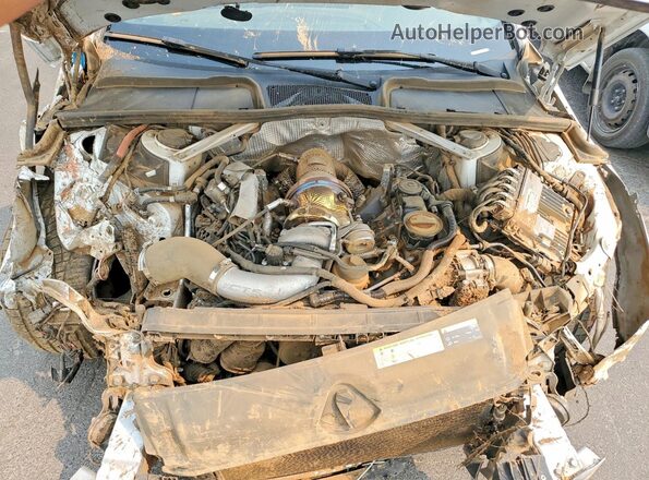 WAUB4AF43JA002427 2018 AUDI S4 White Vista interior trasera