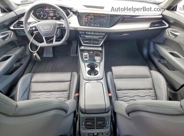 WAUEJBFW4R7003768 2024 AUDI E-TRON Blue Առջևի վահանակի տեսք