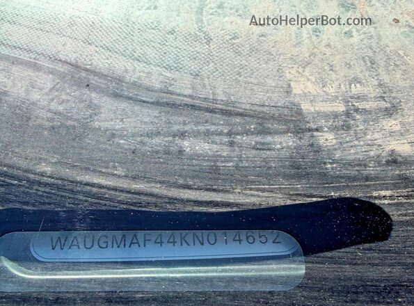 WAUGMAF44KN014652 2019 AUDI A4 White Вид підкапотного простору
