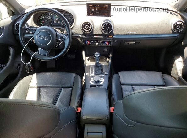 WAUTPBFF9GA090069 2016 AUDI A3 Silver Vista del salpicadero