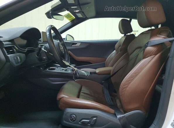 WAUYNGF55JN005471 2018 AUDI A5 White Вид салону спереду