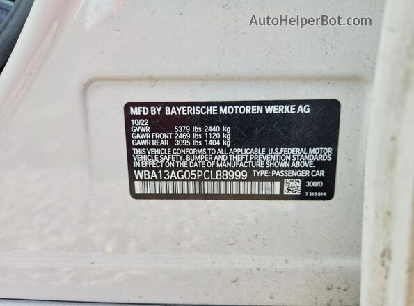 WBA13AG05PCL88999 2023 BMW 5 SERIES White Vista del compartimento del motor