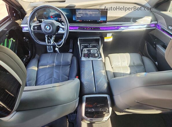 WBA23EH01RCR02909 2024 BMW 7 SERIES Black Vista del salpicadero
