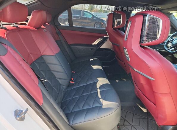 WBA23EH07PCM48632 2023 BMW 7 SERIES Белый Вид задних сидений