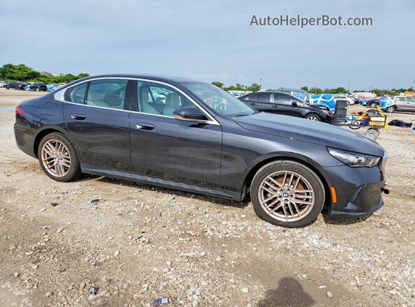 WBA43FJ04RCS78094 2024 BMW 5 SERIES Gray Передня права чверть
