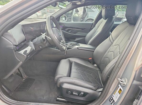 WBA53FJ00RCP92755 2024 BMW 5 SERIES Gray Front interior view