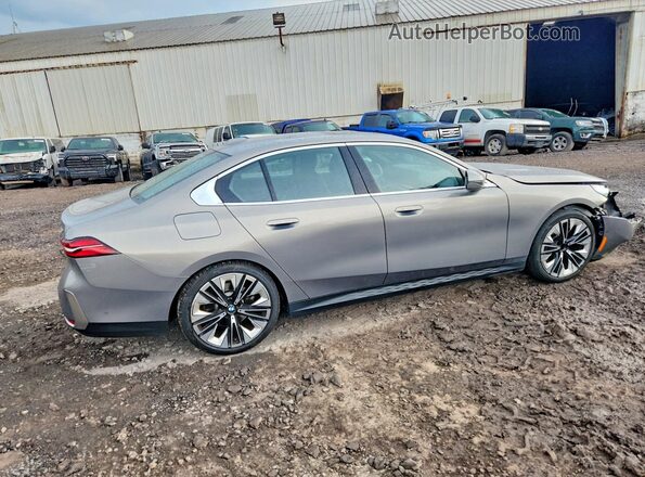 WBA53FJ00RCP92755 2024 BMW 5 SERIES Gray Rear right