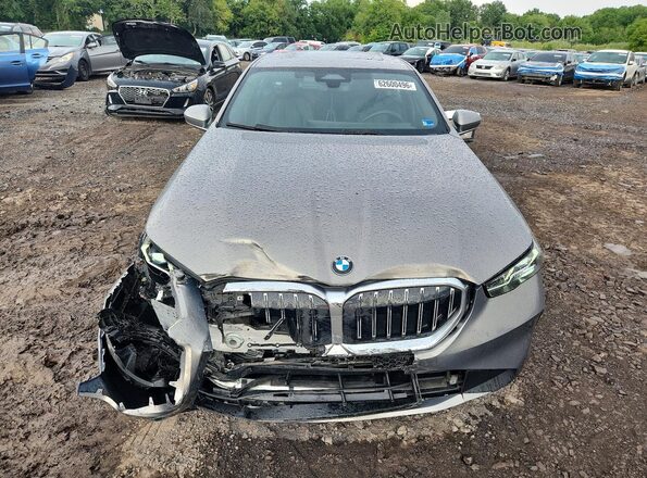 WBA53FJ00RCP92755 2024 BMW 5 SERIES Gray Front view