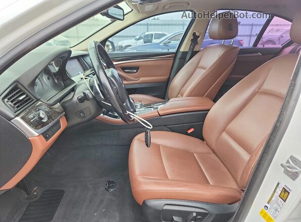 WBA5A5C56GG352988 2016 BMW 5 SERIES Белый Вид салона спереди