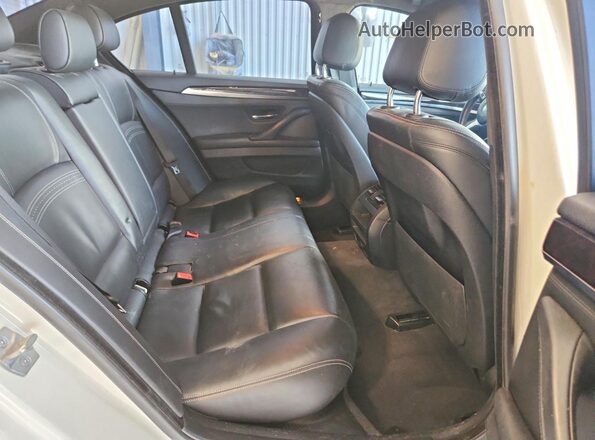 WBA5A7C54GG147147 2016 BMW 5 SERIES White Հետևի նստատեղերի տեսք
