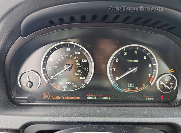 WBA5M4C51HD186898 2017 BMW 5 SERIES White Սարքավորումների վահանակի տեսք