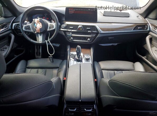 WBA73BJ03NWX68735 2022 BMW 5 SERIES Черный Вид панели приборов