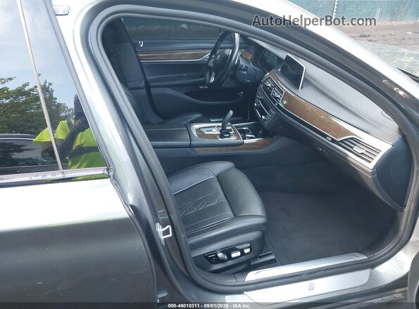 WBA7E2C51JG742139 2018 BMW 7 SERIES Gray Widok wnętrza z przodu