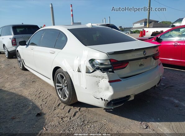 WBA7F2C5XGG418841 2016 BMW 7 SERIES White Widok z przodu