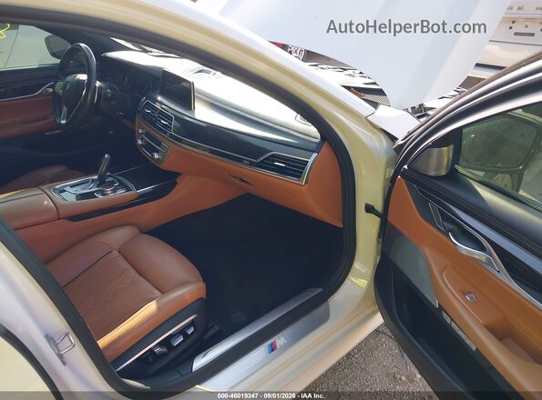 WBA7F2C5XGG418841 2016 BMW 7 SERIES White Widok wnętrza z przodu