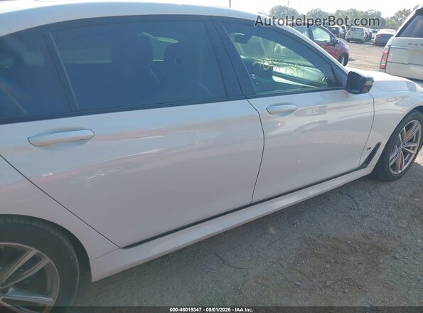 WBA7F2C5XGG418841 2016 BMW 7 SERIES White Widok wnętrza z tyłu