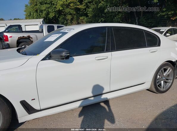 WBA7F2C5XGG418841 2016 BMW 7 SERIES White Widok wnętrza 360 stopni