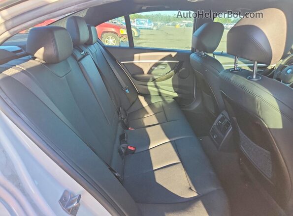 WBA8E1C53JA177927 2018 BMW 3 SERIES White Вид задніх сидінь