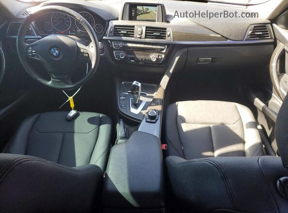 WBA8E1G58JNU91978 2018 BMW 3 SERIES Синий Вид панели приборов