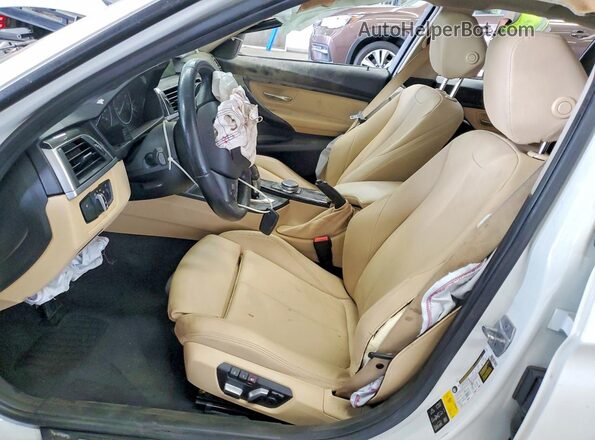 WBA8E5G59JNU45891 2018 BMW 3 SERIES Белый Вид салона спереди