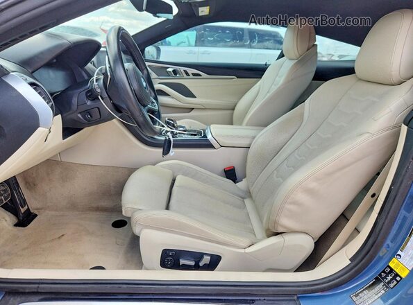 WBABC4C57KBJ35768 2019 BMW M8 Blue Вид салону спереду
