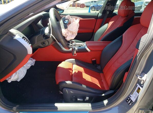 WBAGV8C05SCU70677 2025 BMW M8 Gray Widok wnętrza z przodu