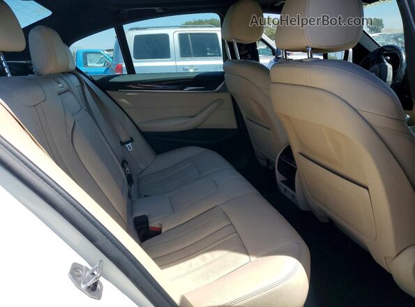 WBAJA5C59KWW18744 2019 BMW 5 SERIES White Widok tylnych siedzeń