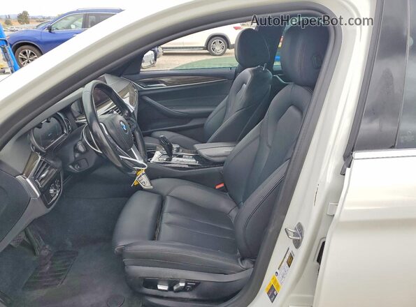 WBAJA9C56KB388451 2019 BMW 5 SERIES Белый Вид салона спереди