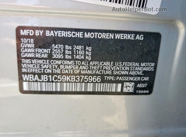 WBAJB1C59KB375966 2019 BMW 5 SERIES Silver Vista del compartimento del motor